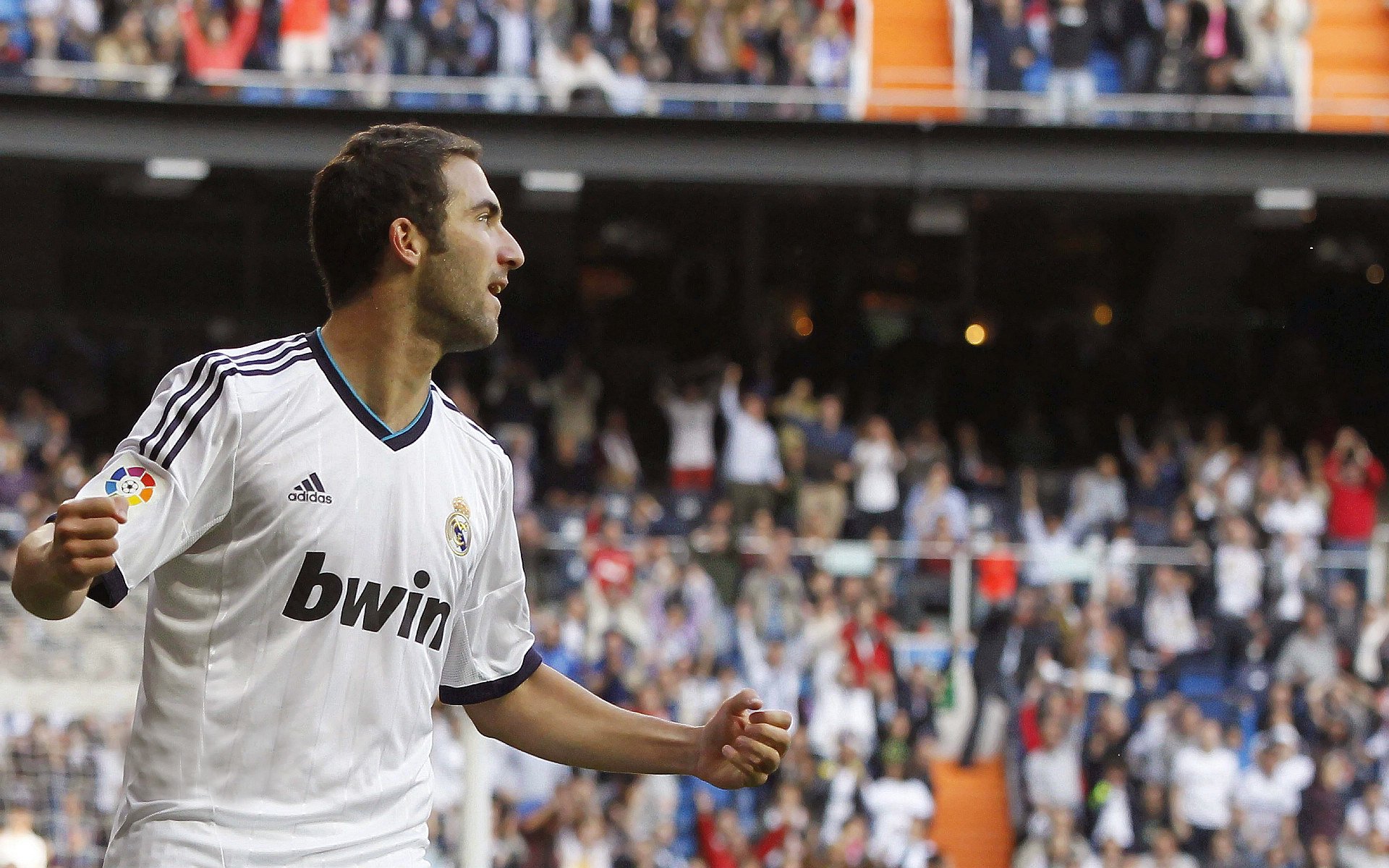 皇马反击战术效率惊人，连续十场保持零封，皇马经典反击视频